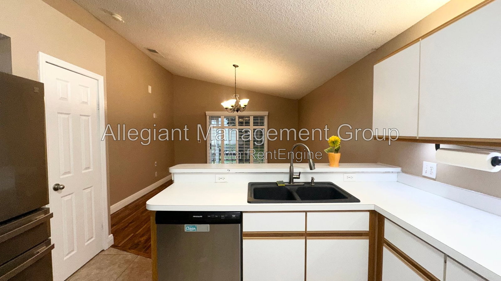 Gallery Image 16