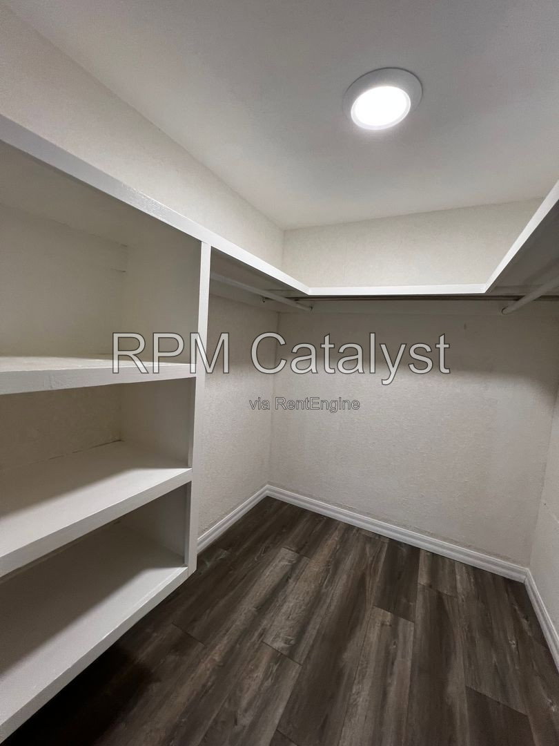 Gallery Image 19
