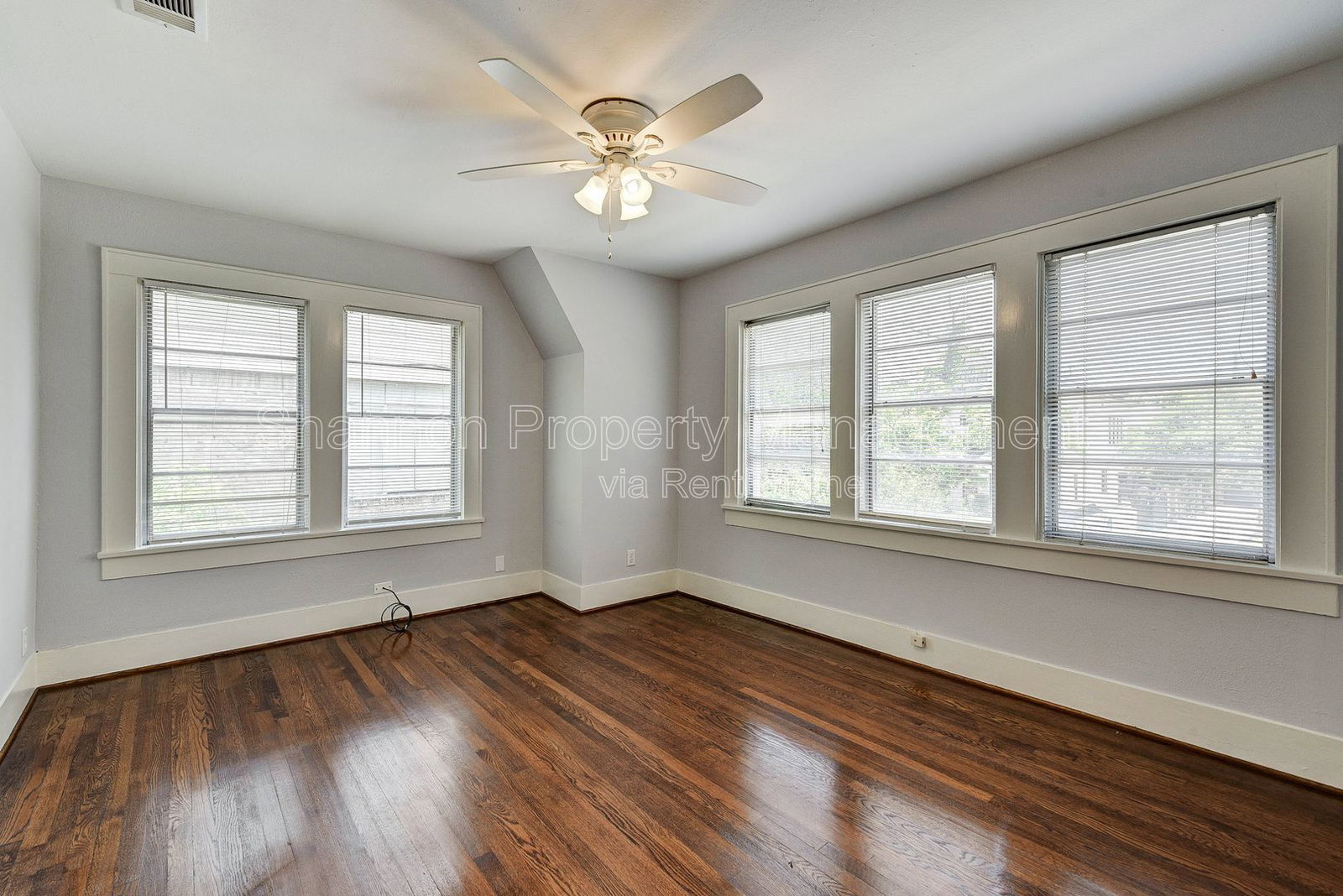 Gallery Image 19
