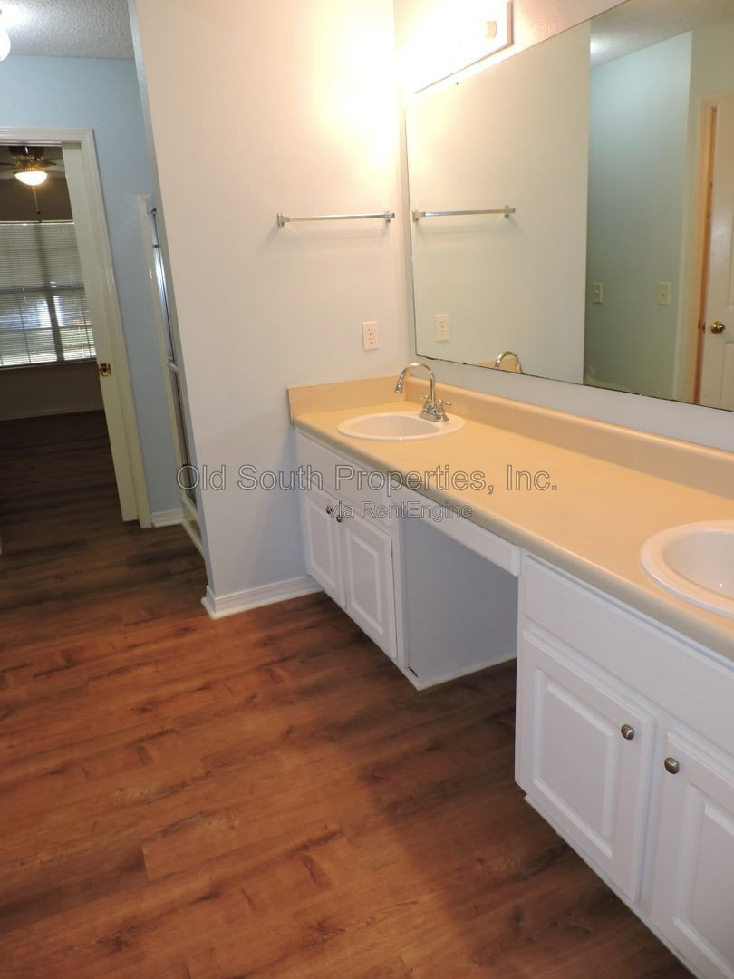Gallery Image 16