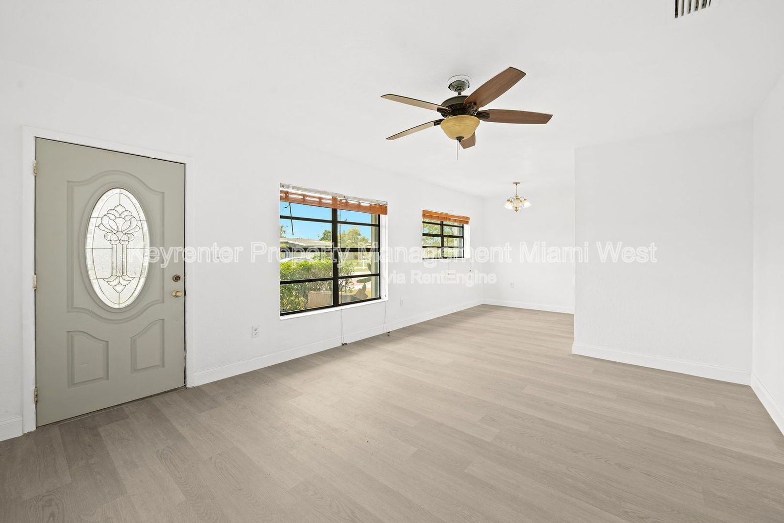 Gallery Image 0
