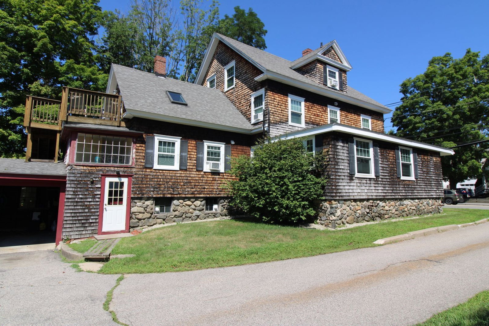 Gallery Image 0
