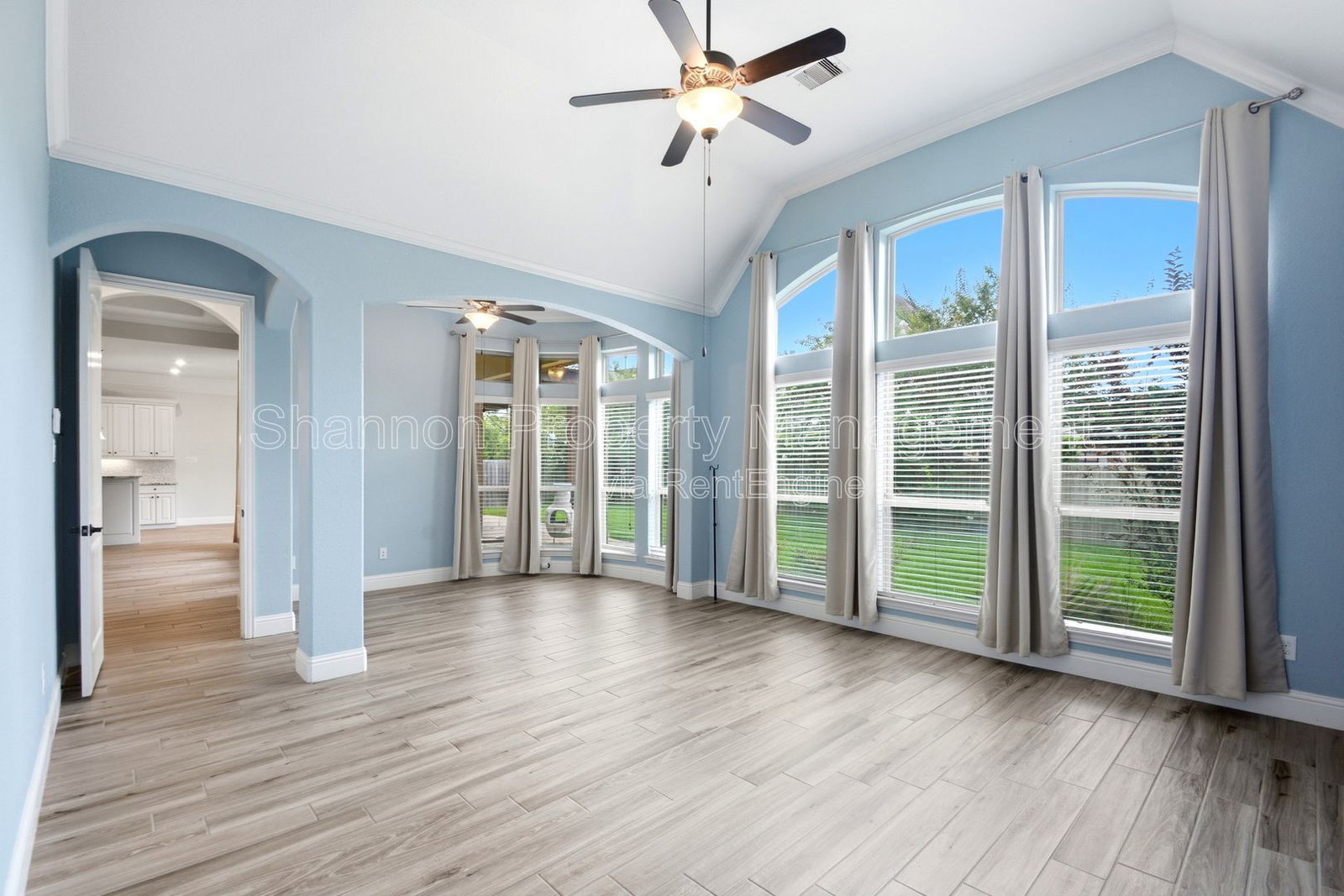 Gallery Image 13