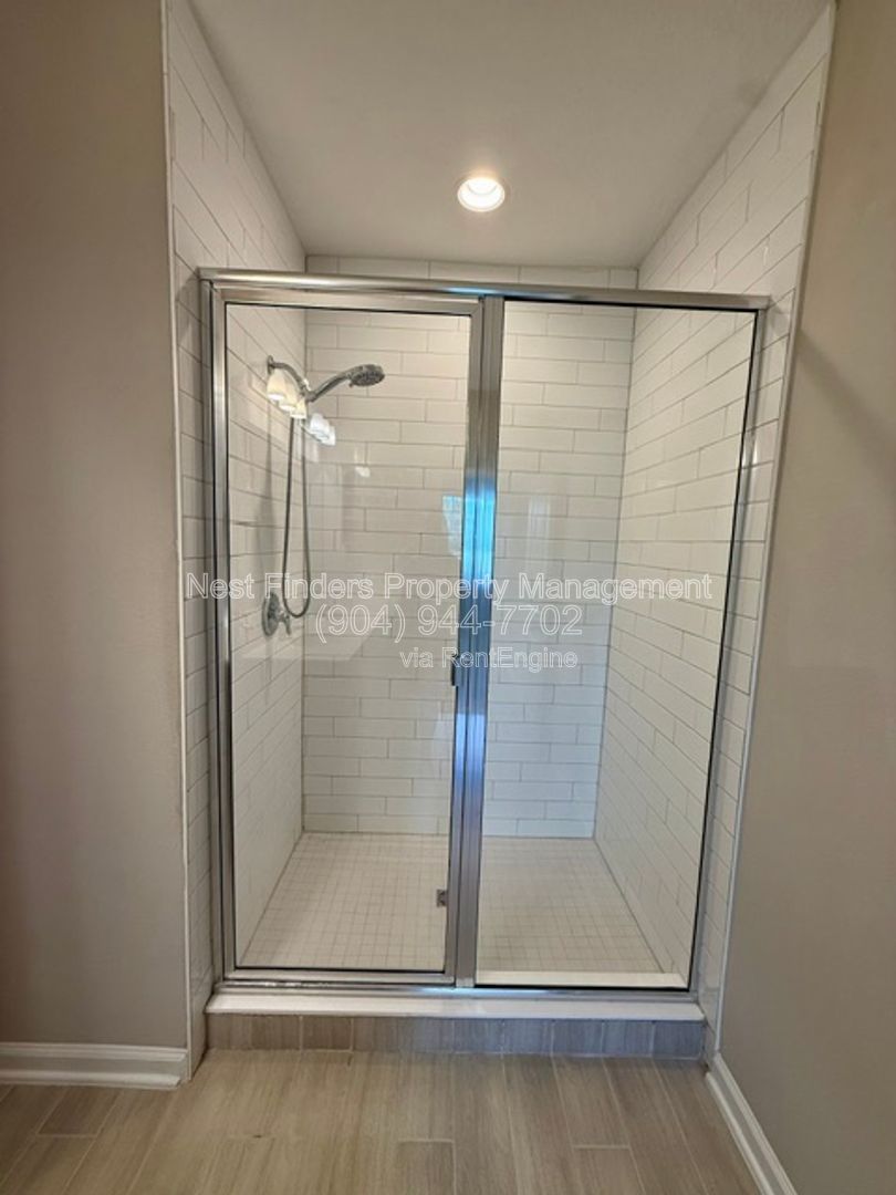Gallery Image 17