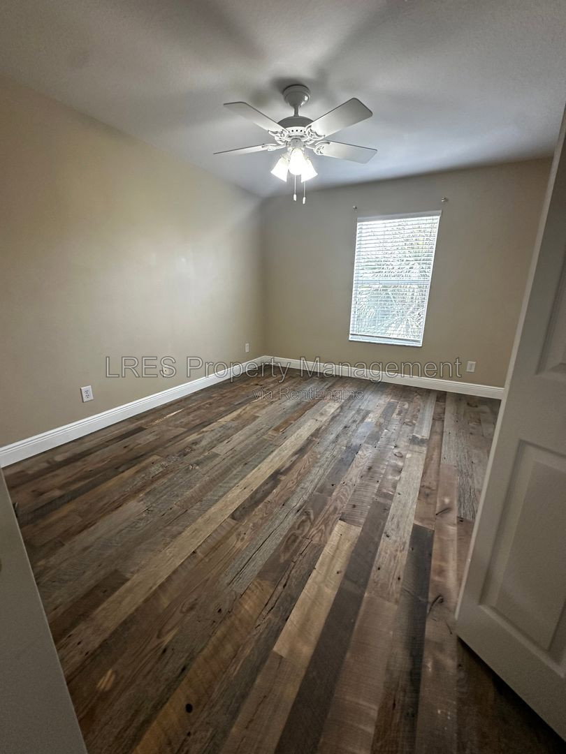 Gallery Image 17