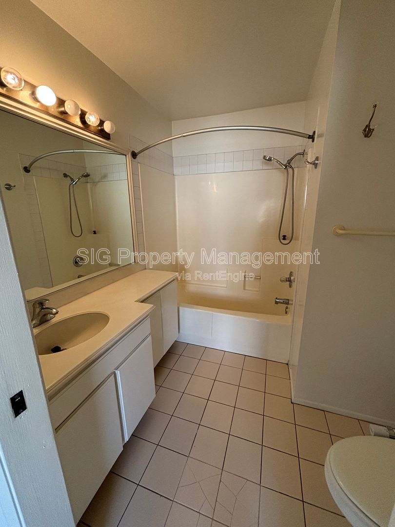 Gallery Image 16