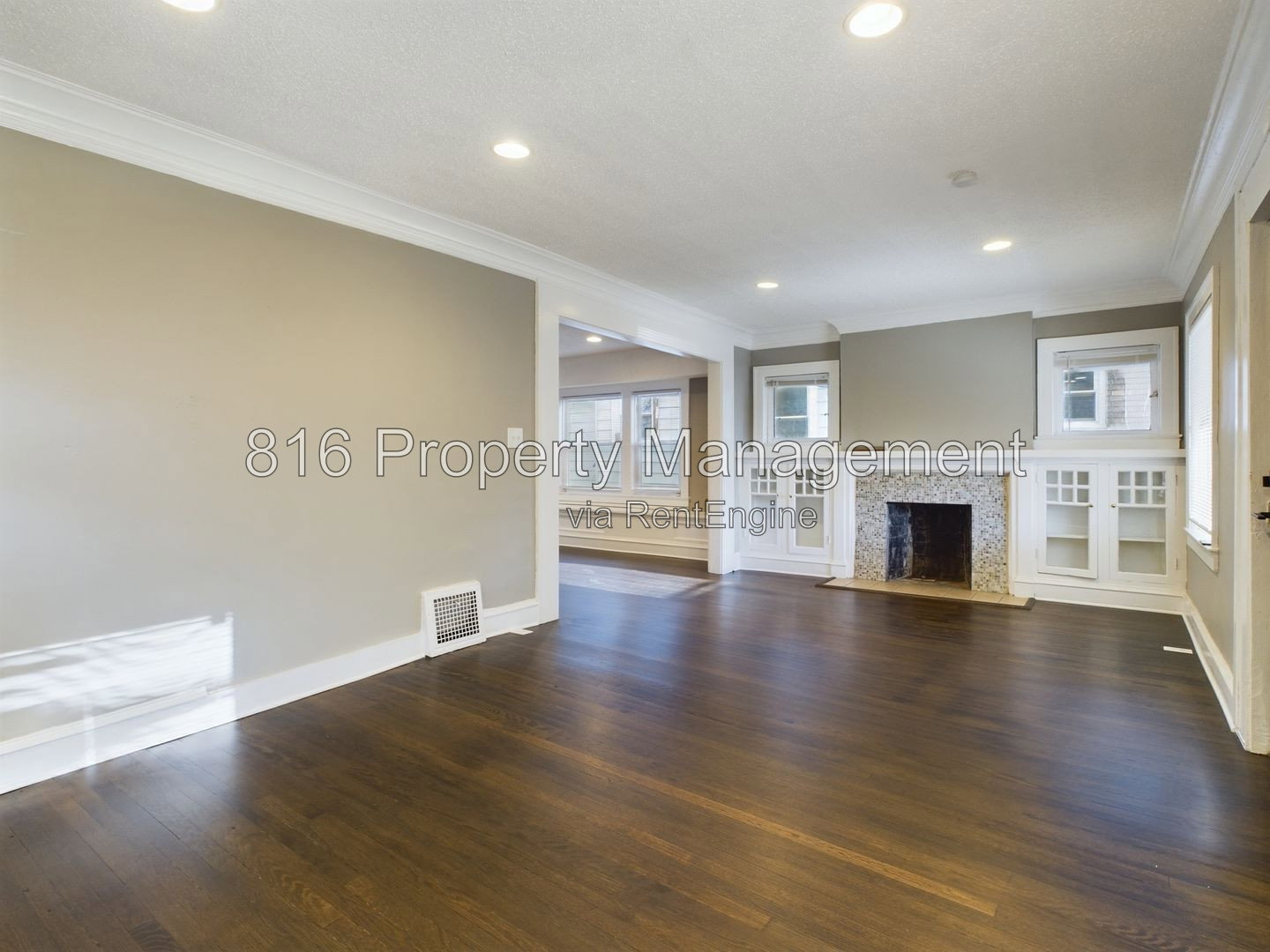 Gallery Image 0