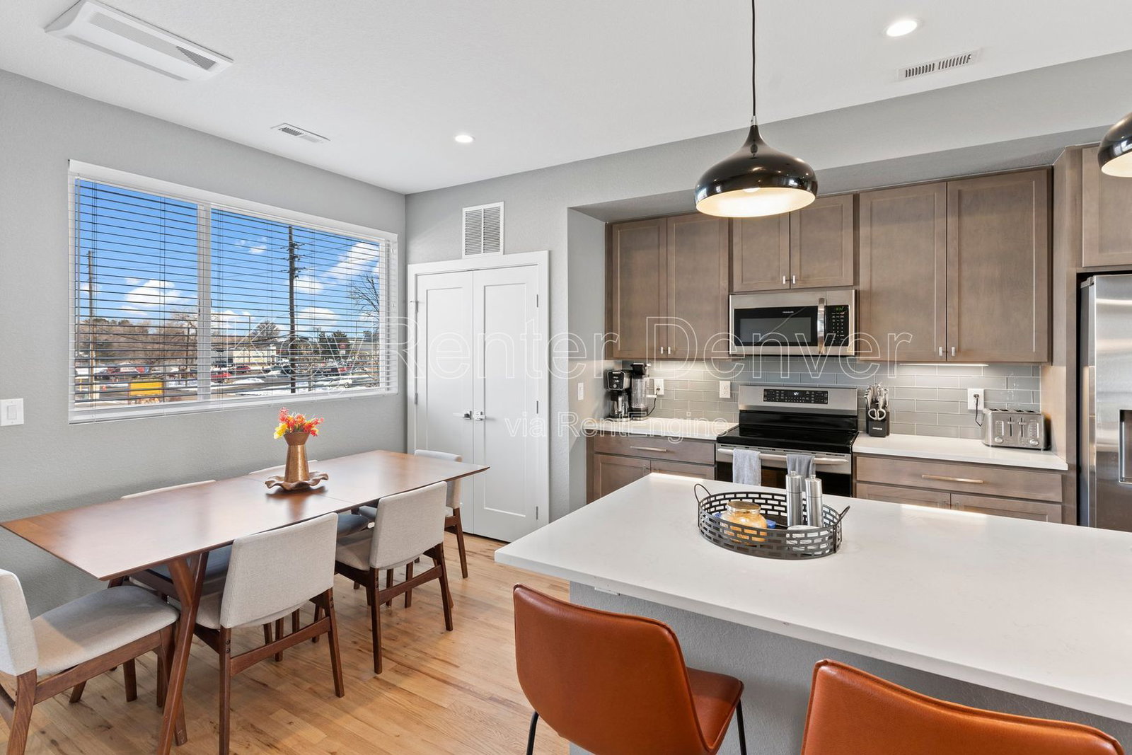 Gallery Image 0