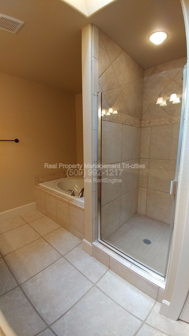 Gallery Image 25