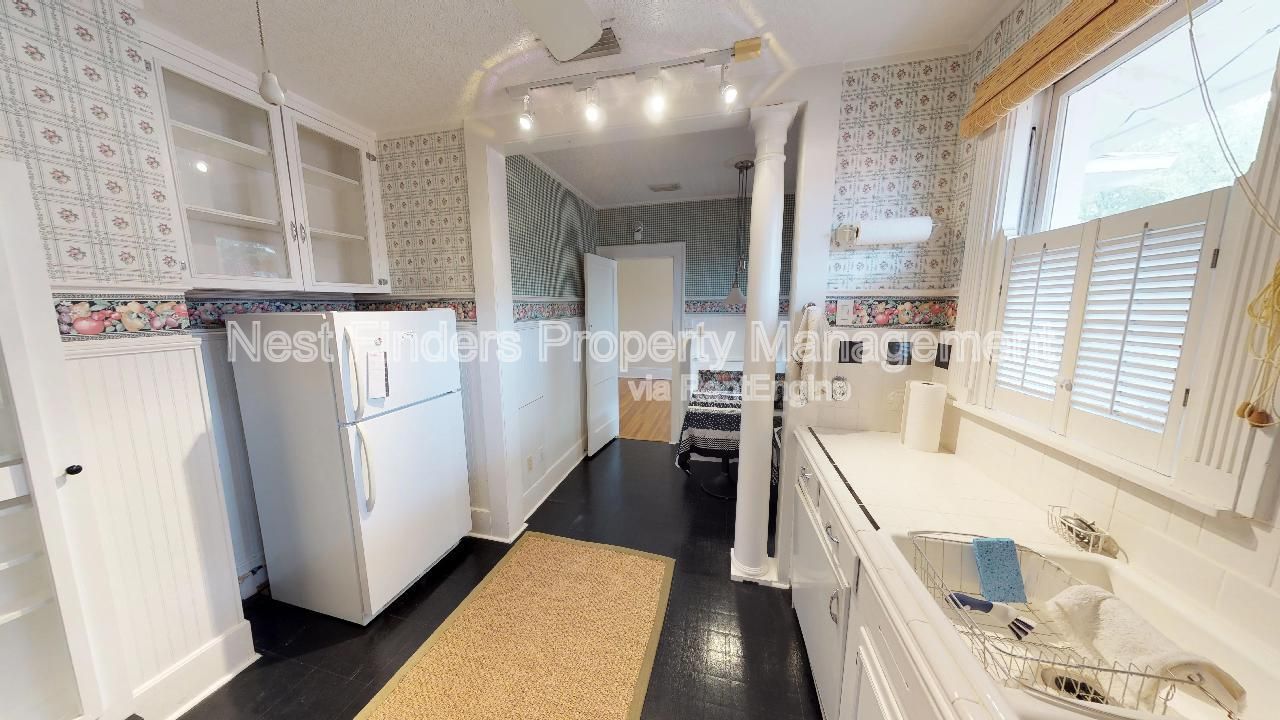 Gallery Image 16