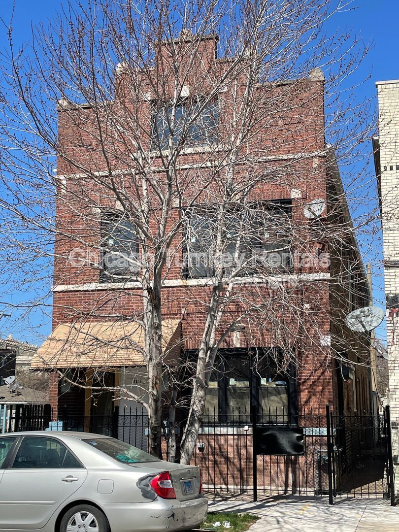 Gallery Image 0