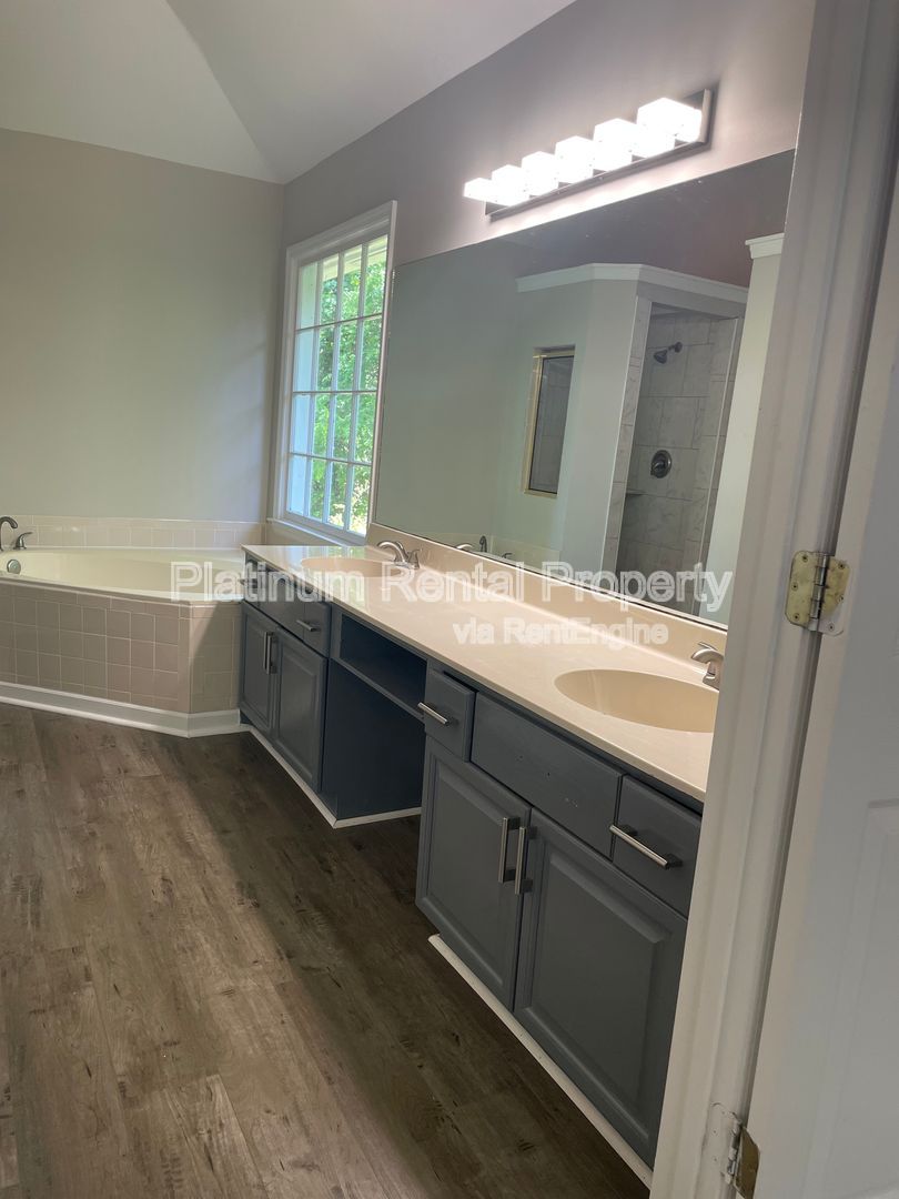 Gallery Image 17