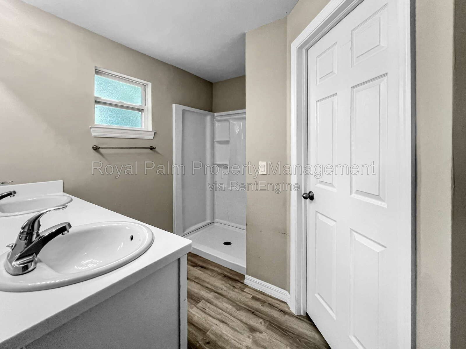 Gallery Image 16