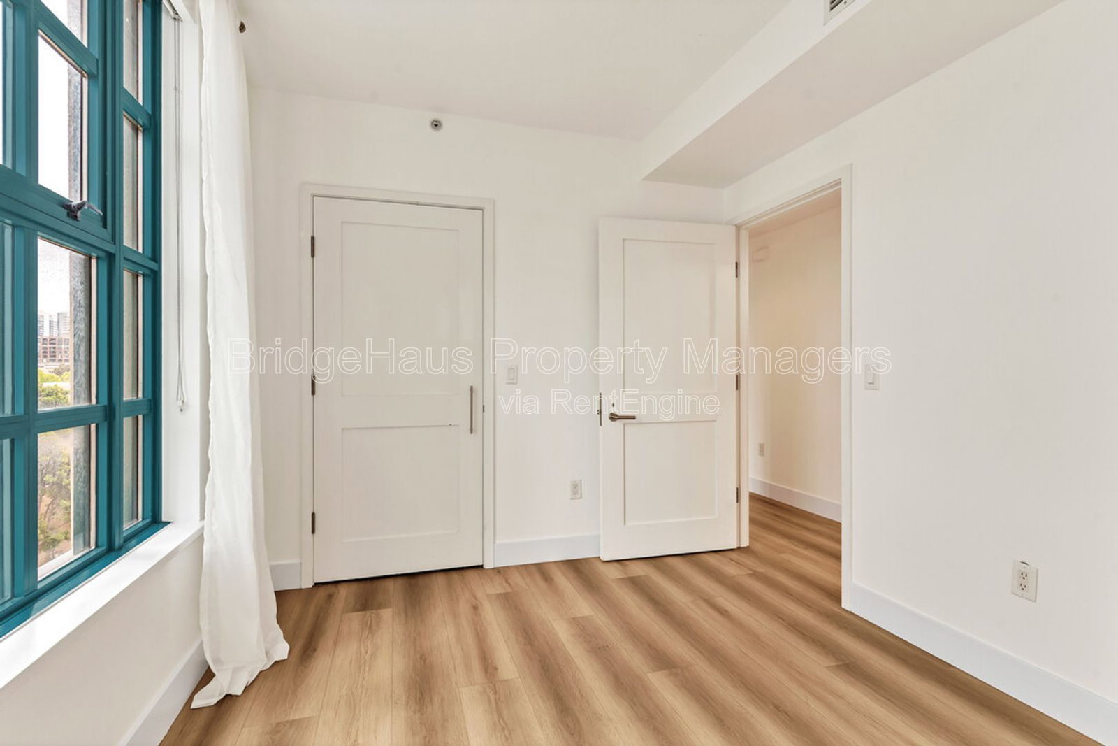 Gallery Image 19