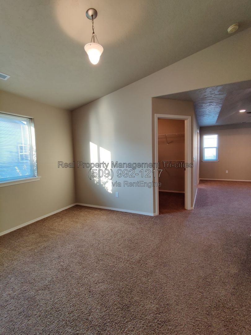Gallery Image 19