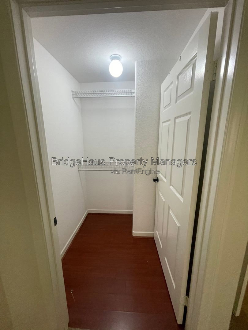 Gallery Image 19