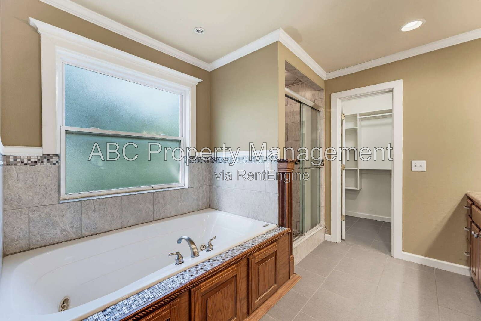 Gallery Image 16