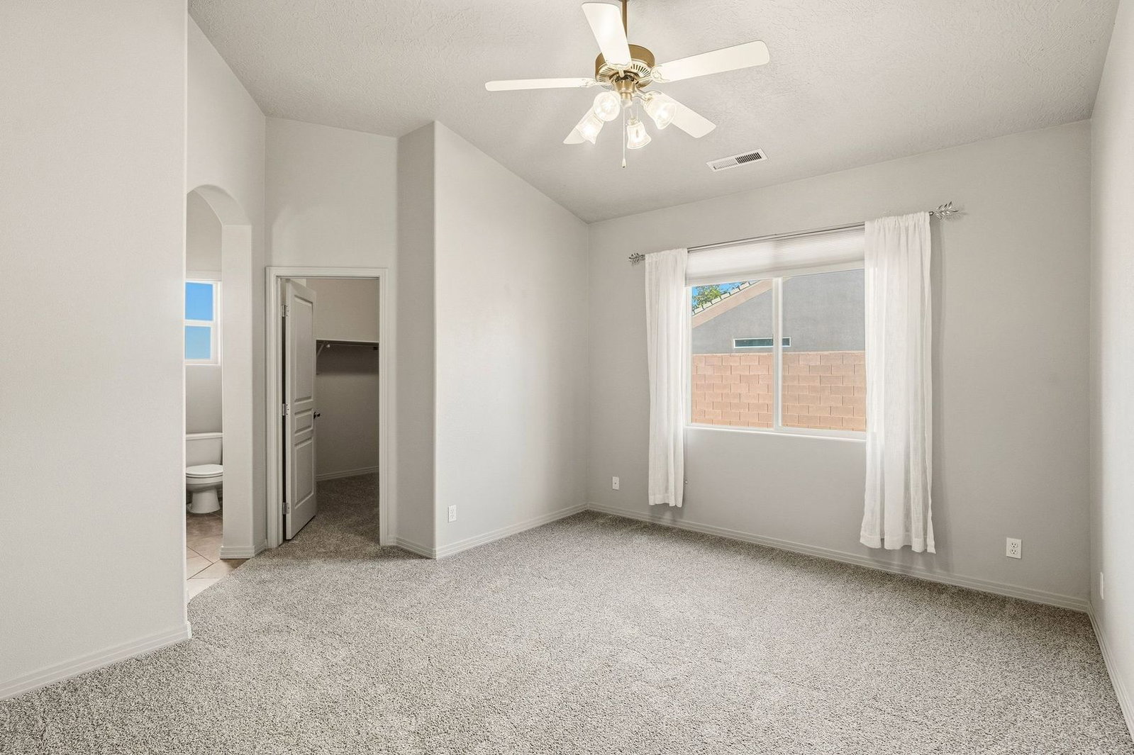 Gallery Image 18