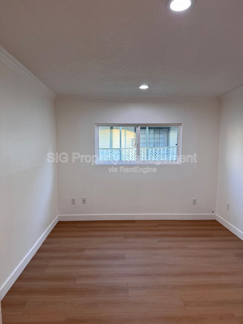 Gallery Image 19