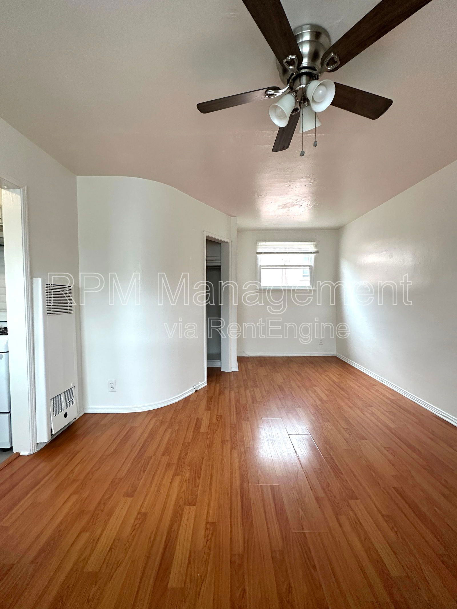 Gallery Image 0