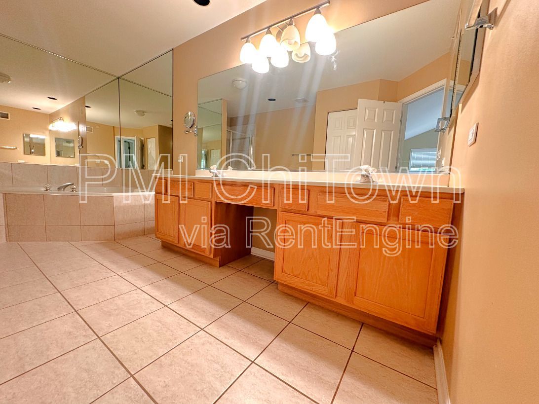 Gallery Image 16