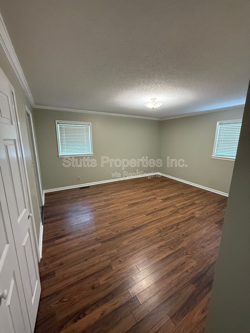 Gallery Image 15