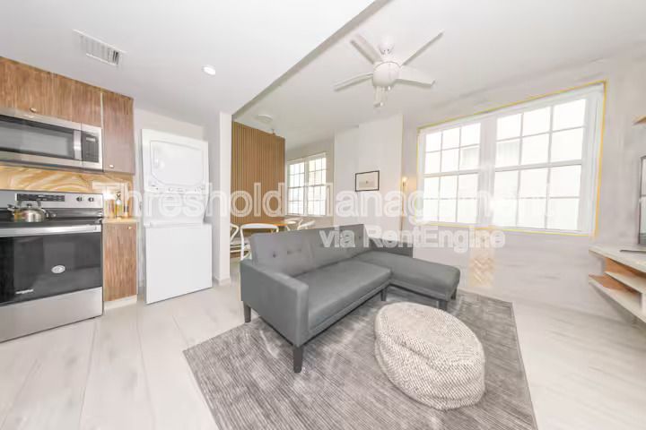 Gallery Image 0