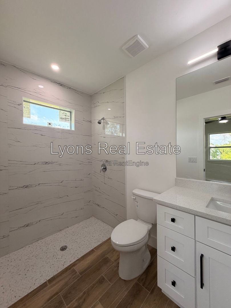 Gallery Image 18