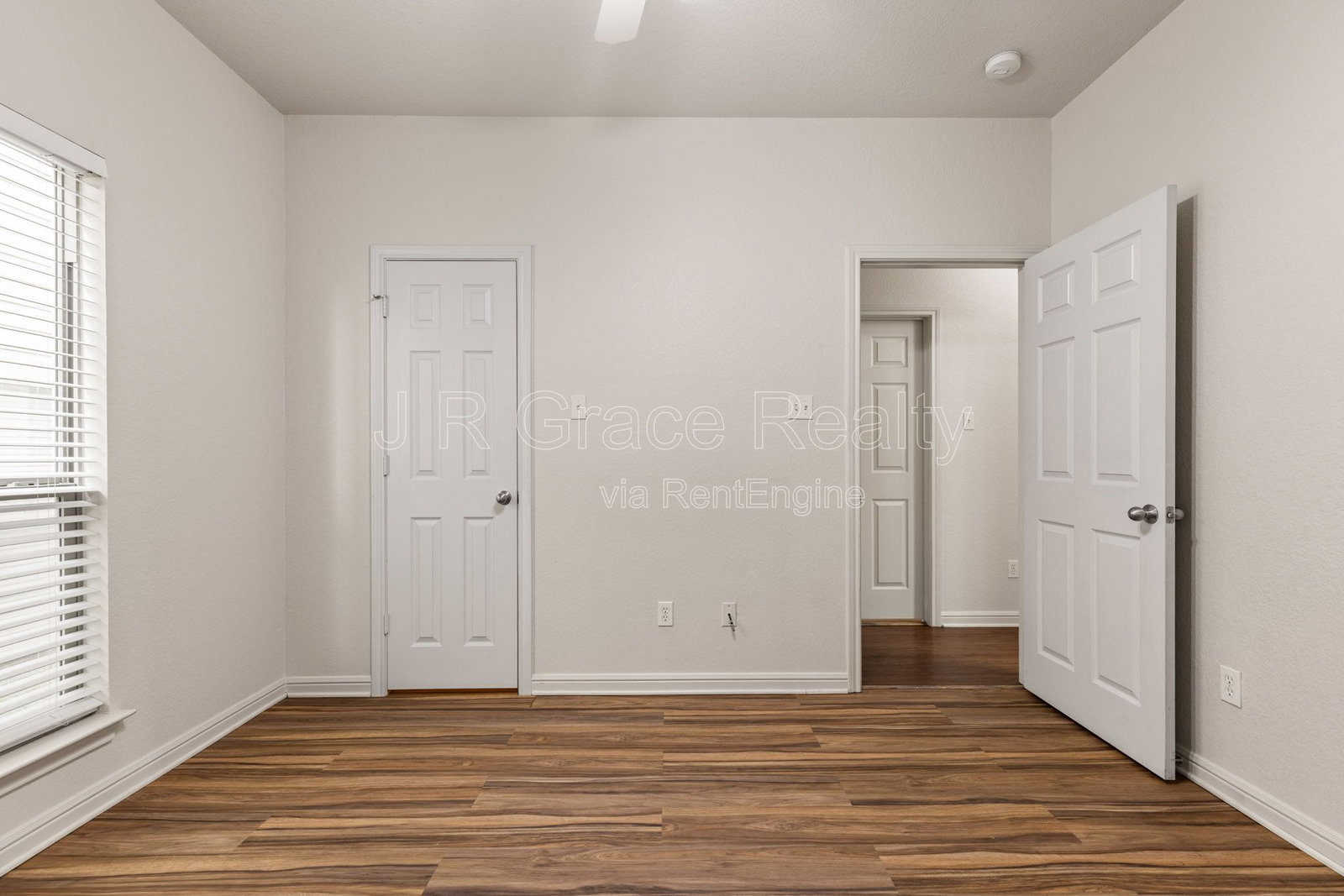 Gallery Image 15