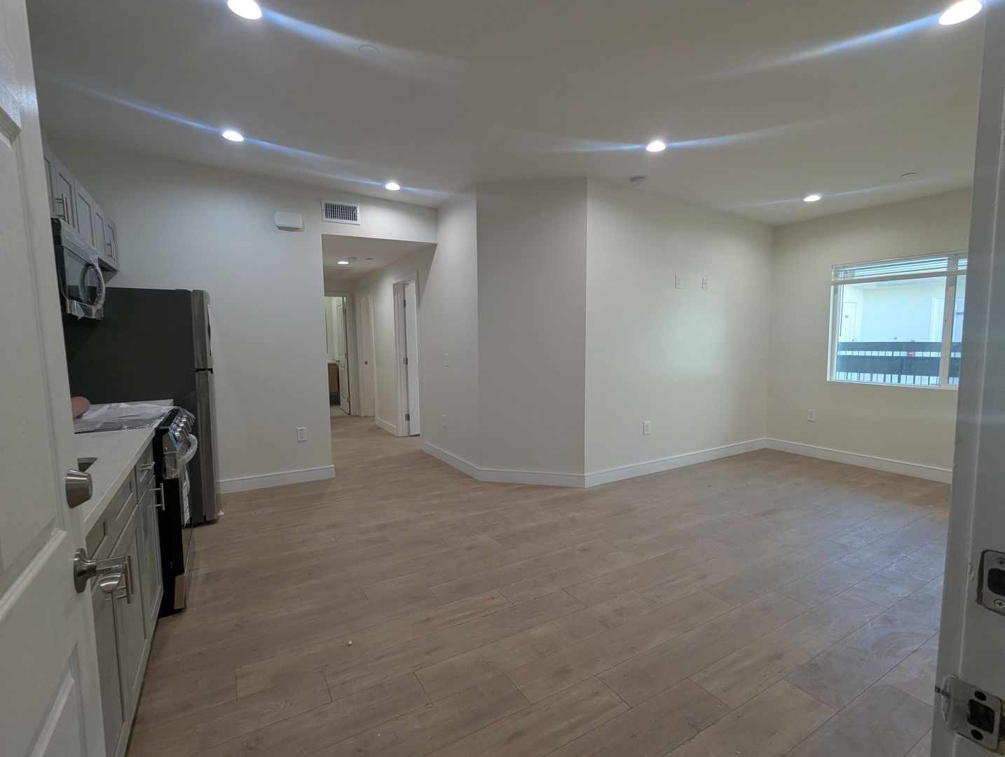 Gallery Image 0