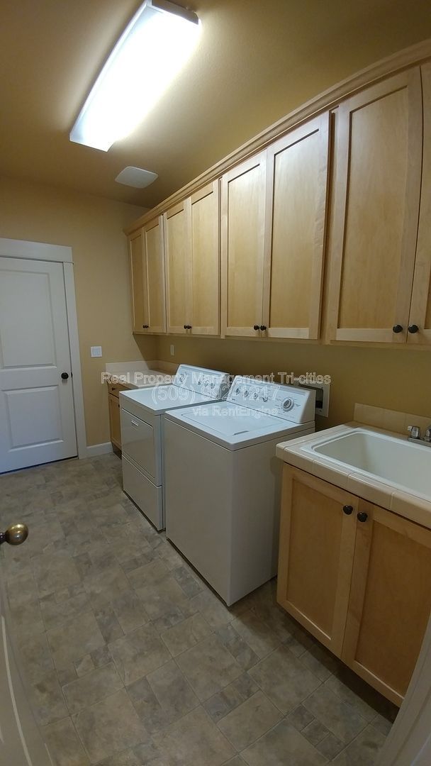 Gallery Image 16