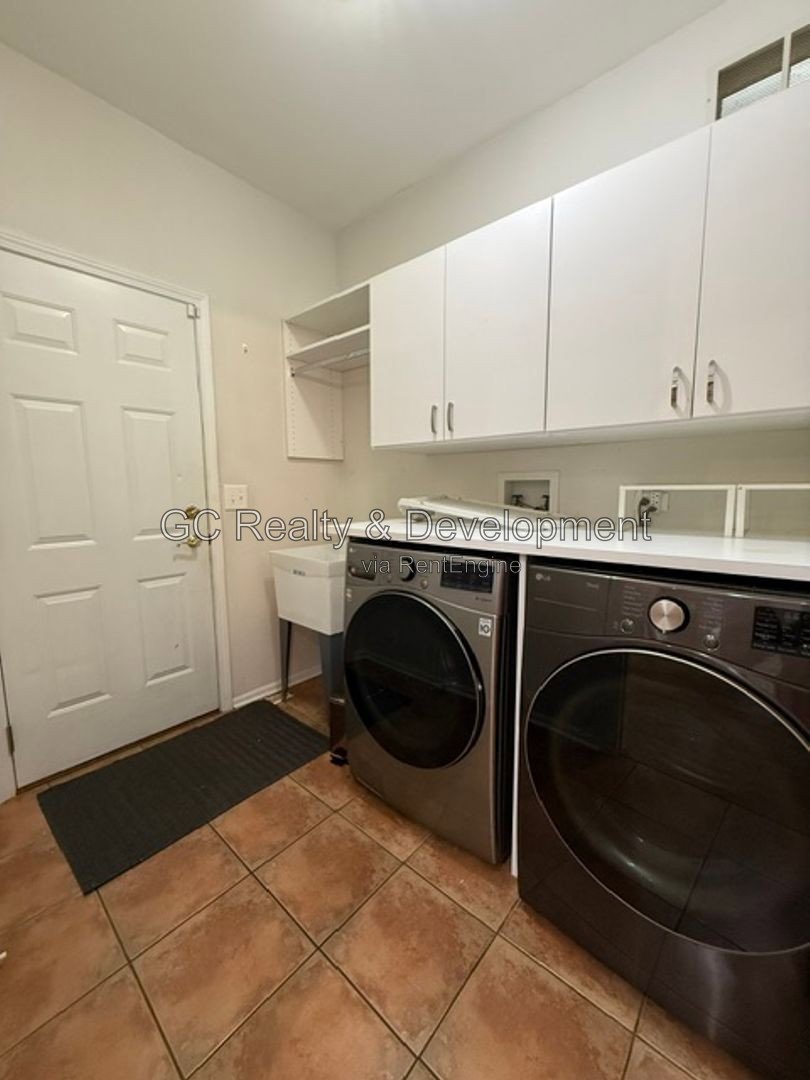 Gallery Image 13