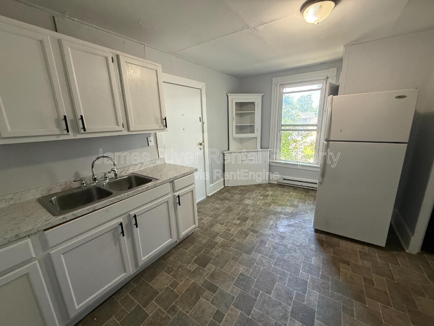 Gallery Image 0