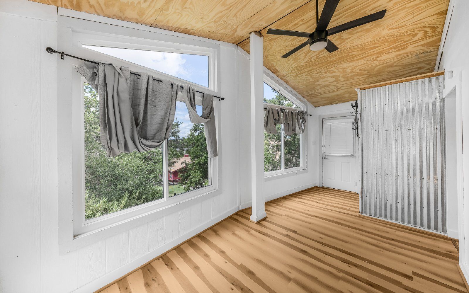 Gallery Image 13