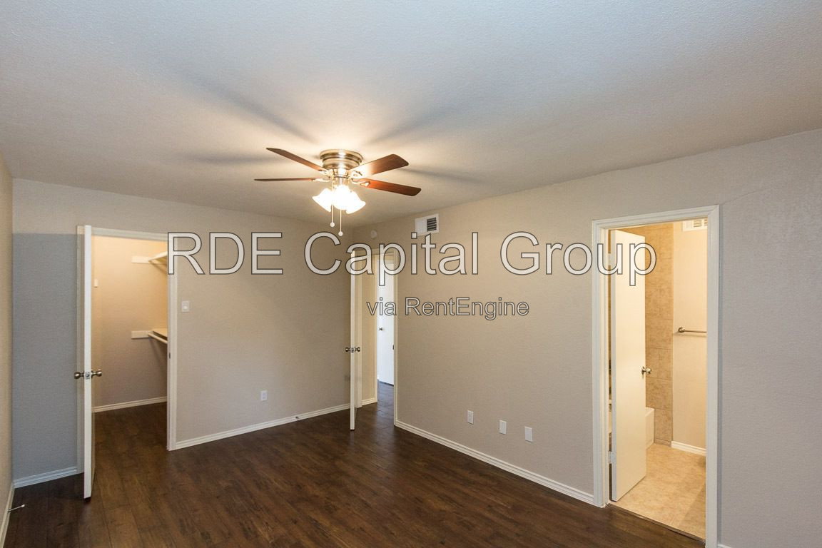 Gallery Image 18