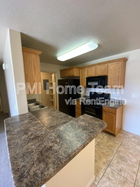 Gallery Image 0
