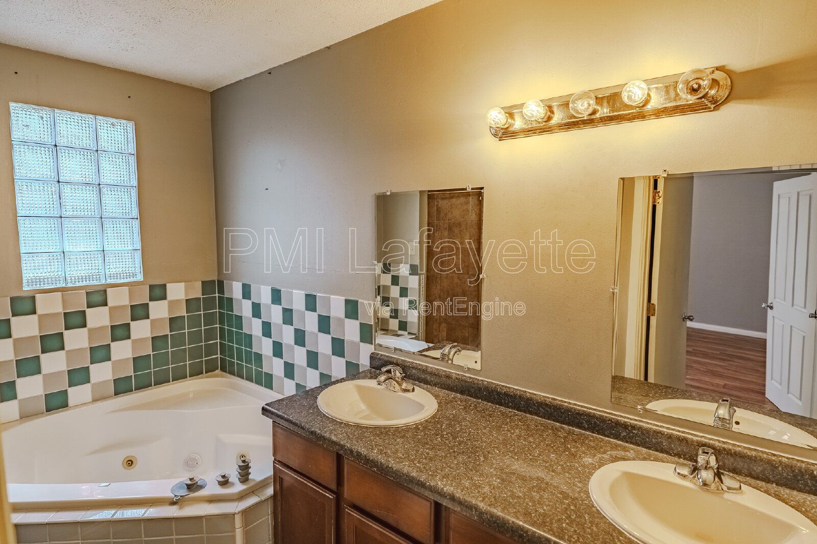Gallery Image 10