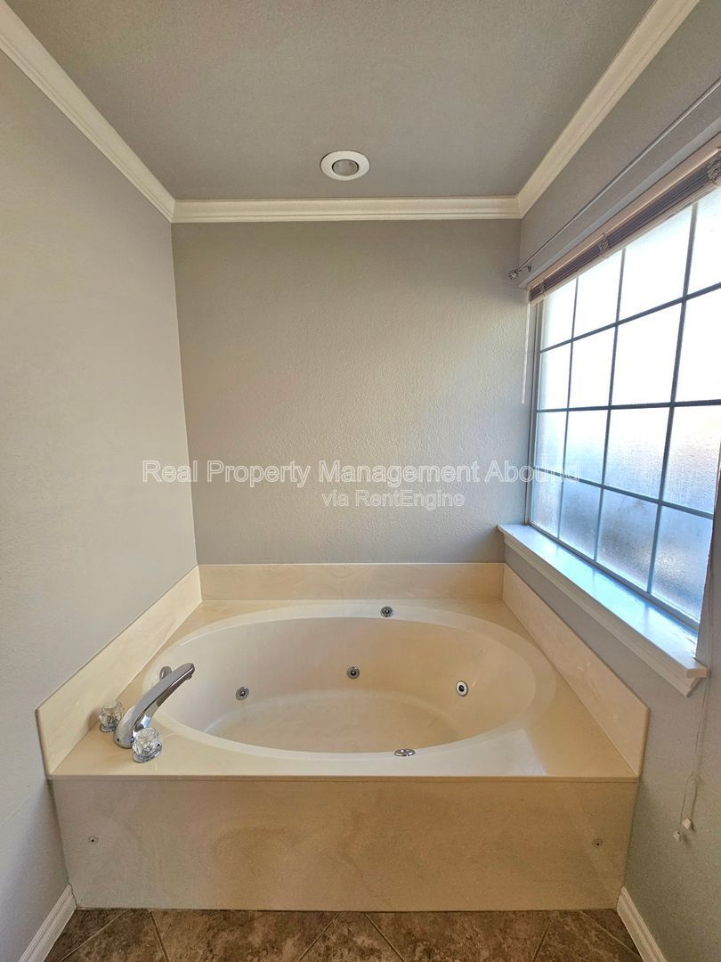 Gallery Image 17