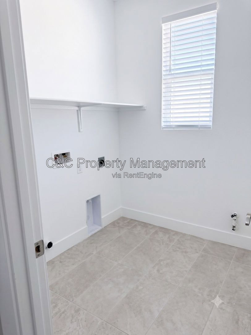 Gallery Image 16