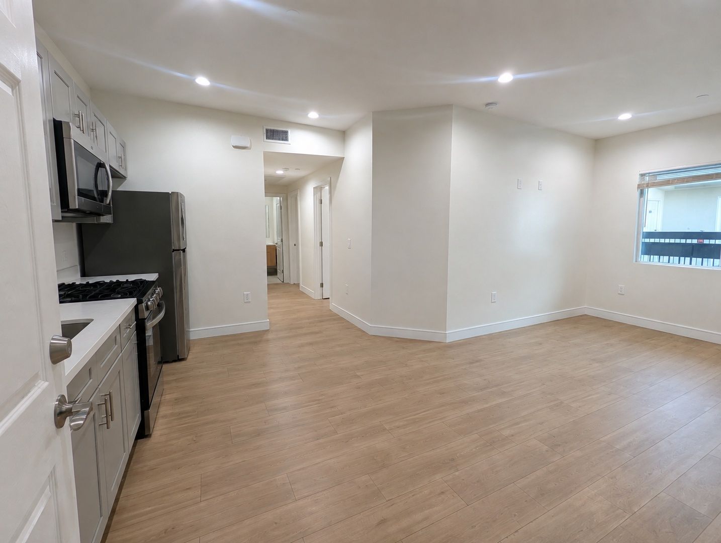 Gallery Image 0