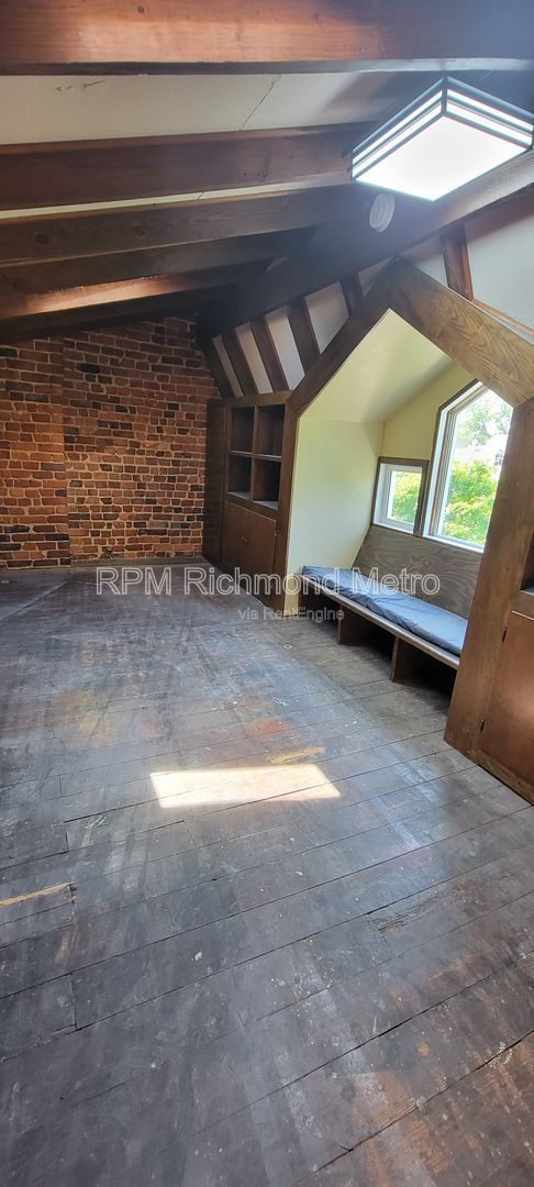Gallery Image 17