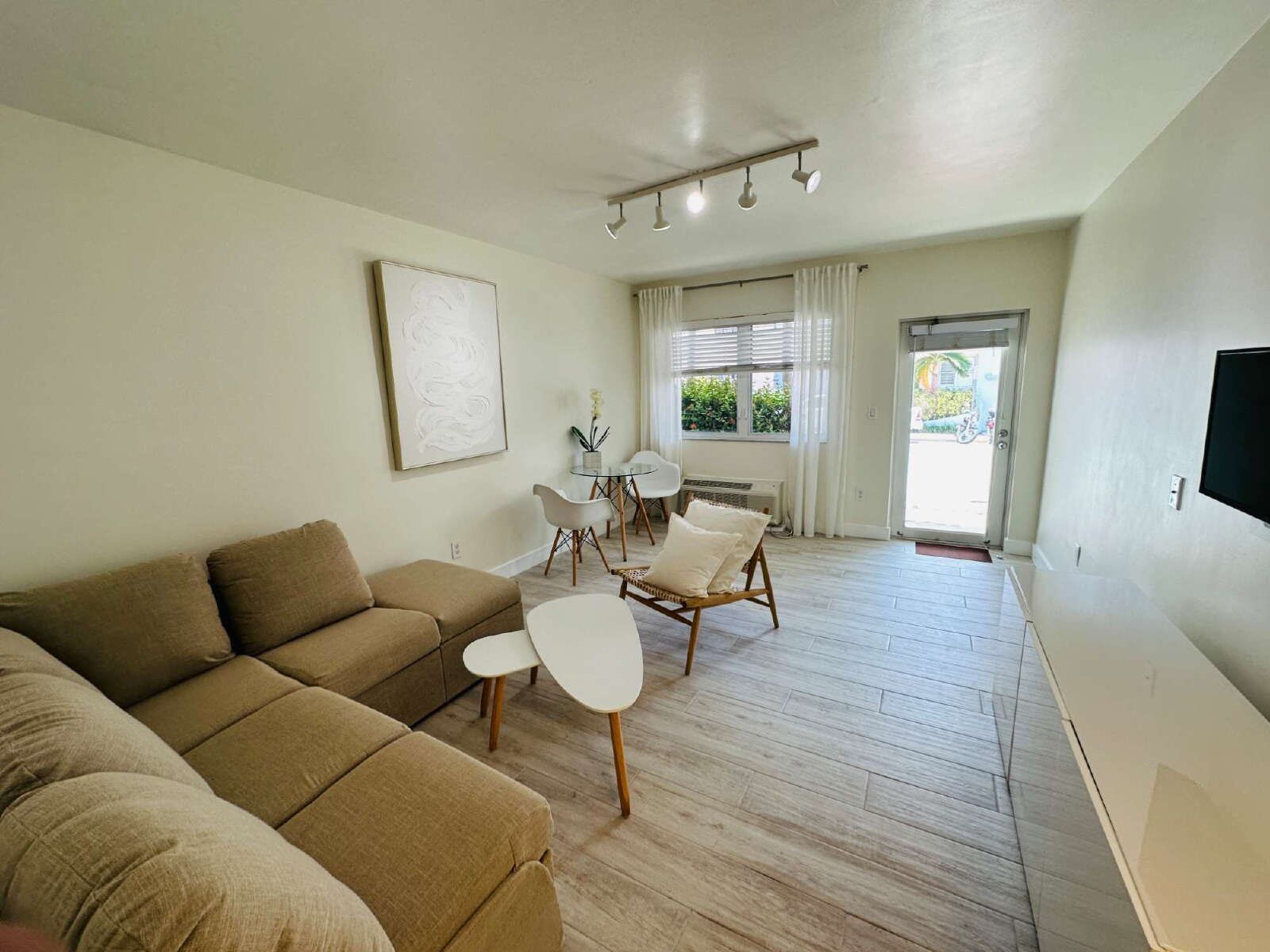 Gallery Image 8