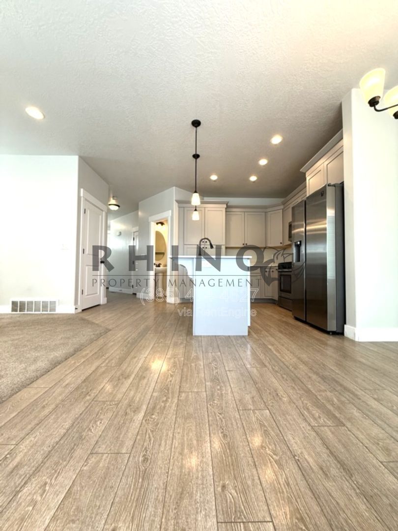 Gallery Image 0