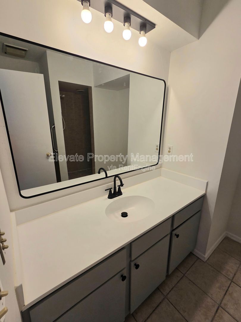 Gallery Image 16
