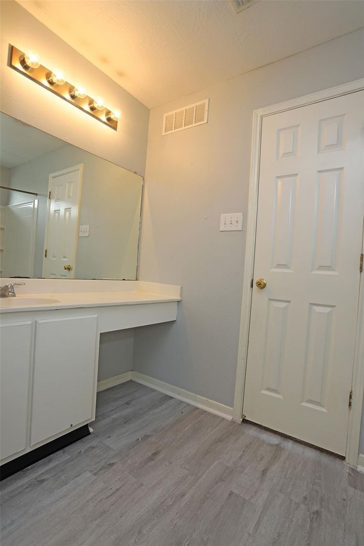 Gallery Image 19