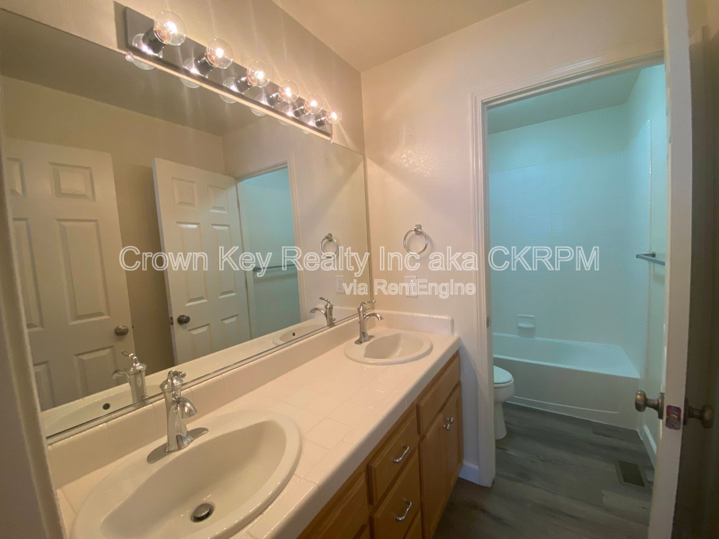 Gallery Image 19