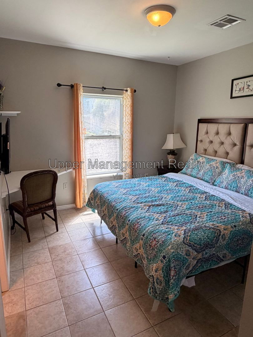 Gallery Image 16