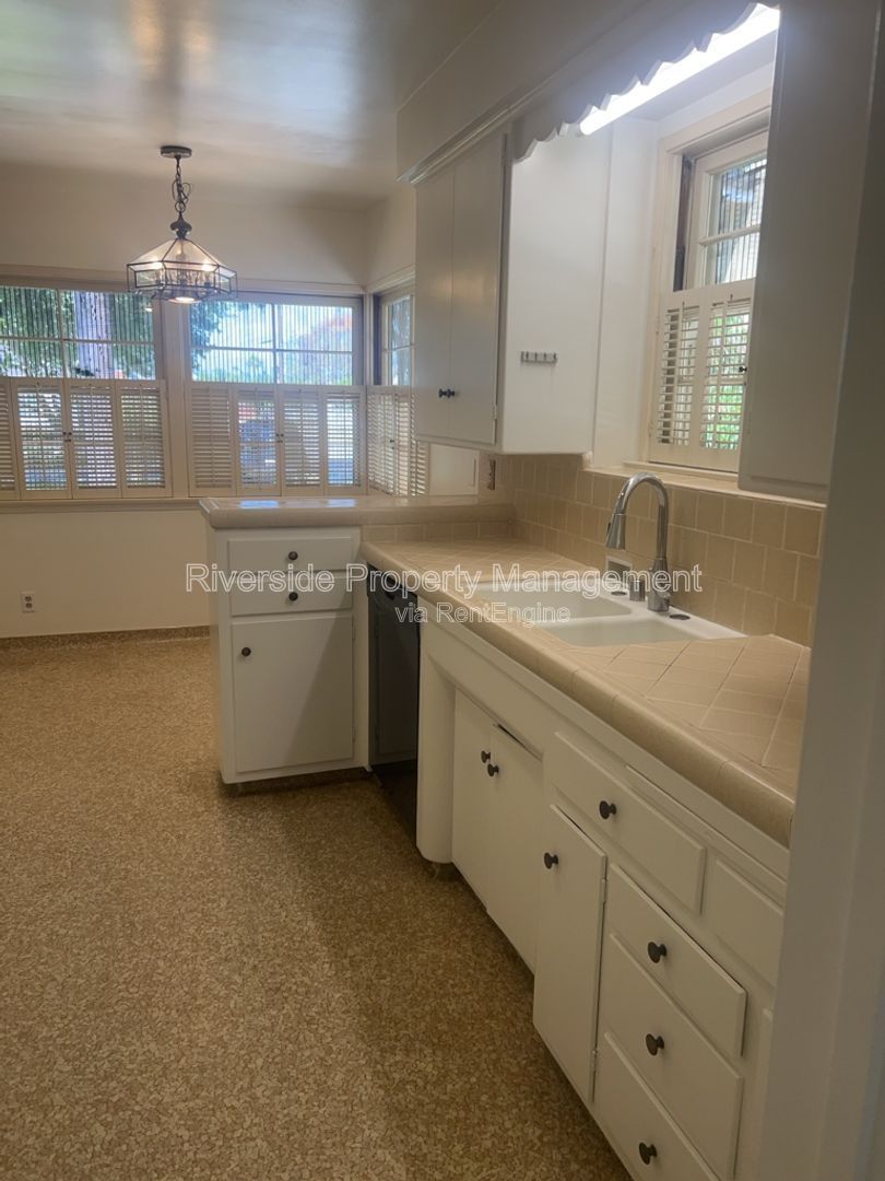 Gallery Image 16
