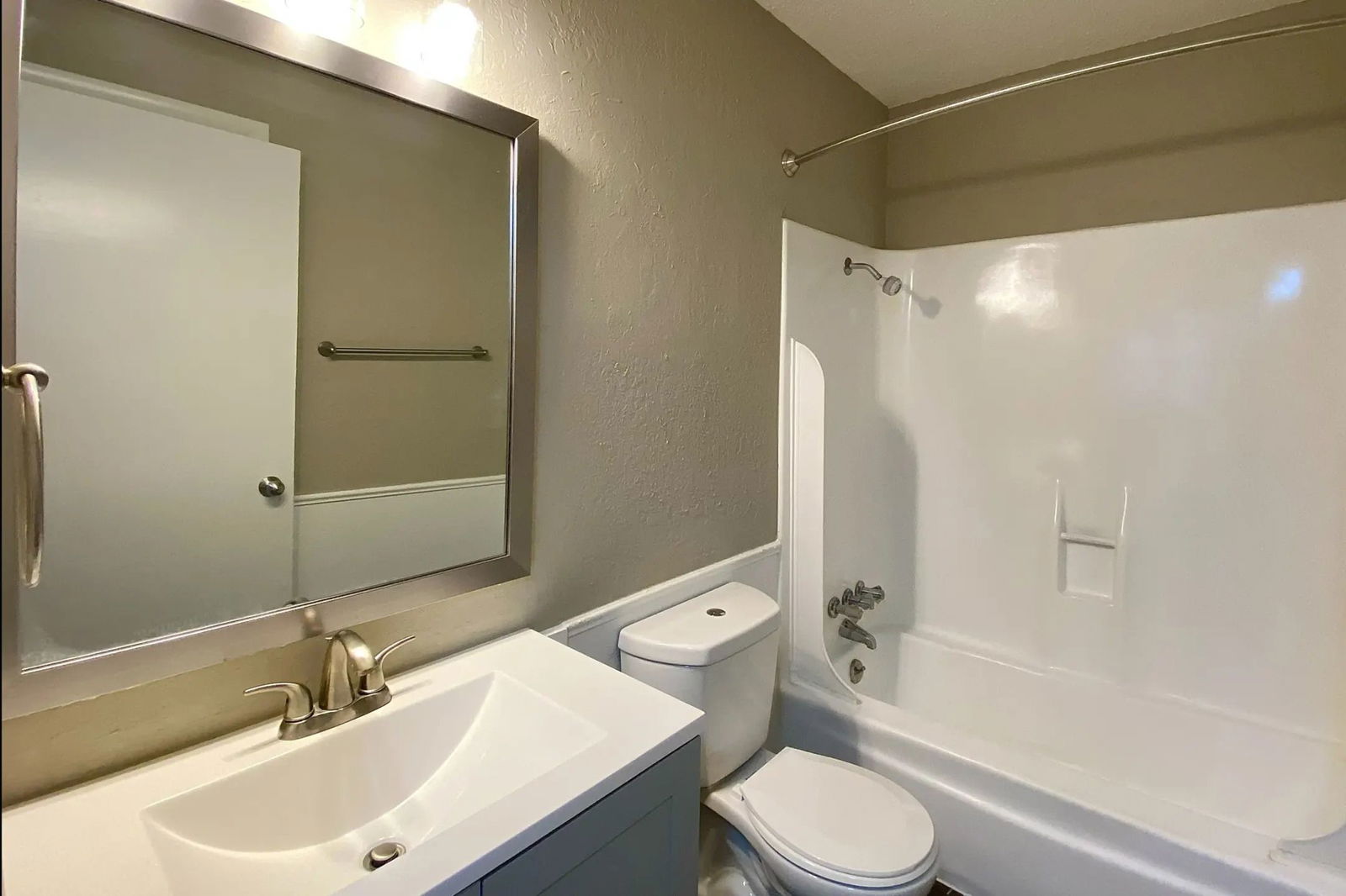 Gallery Image 0