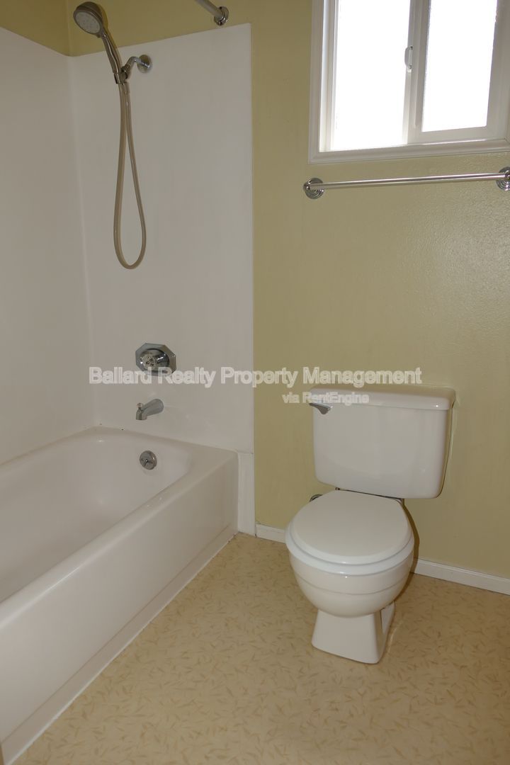 Gallery Image 16